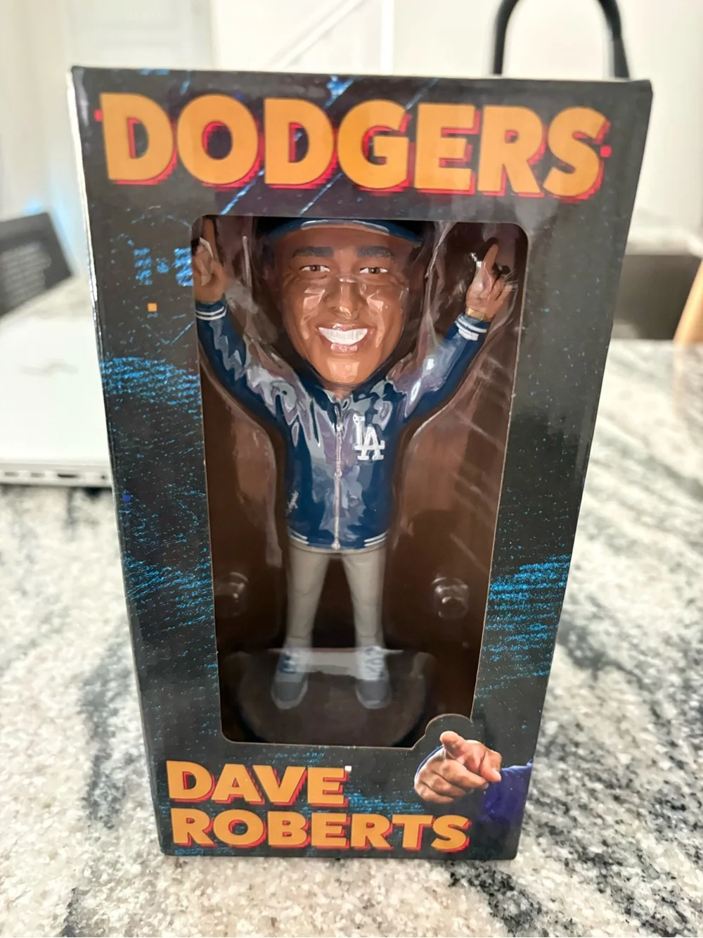 Los Angeles Dodgers Dave Roberts Bobblehead - Picture 1 of 1